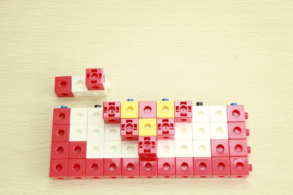 一款简单的玩具组装定格动画制作。