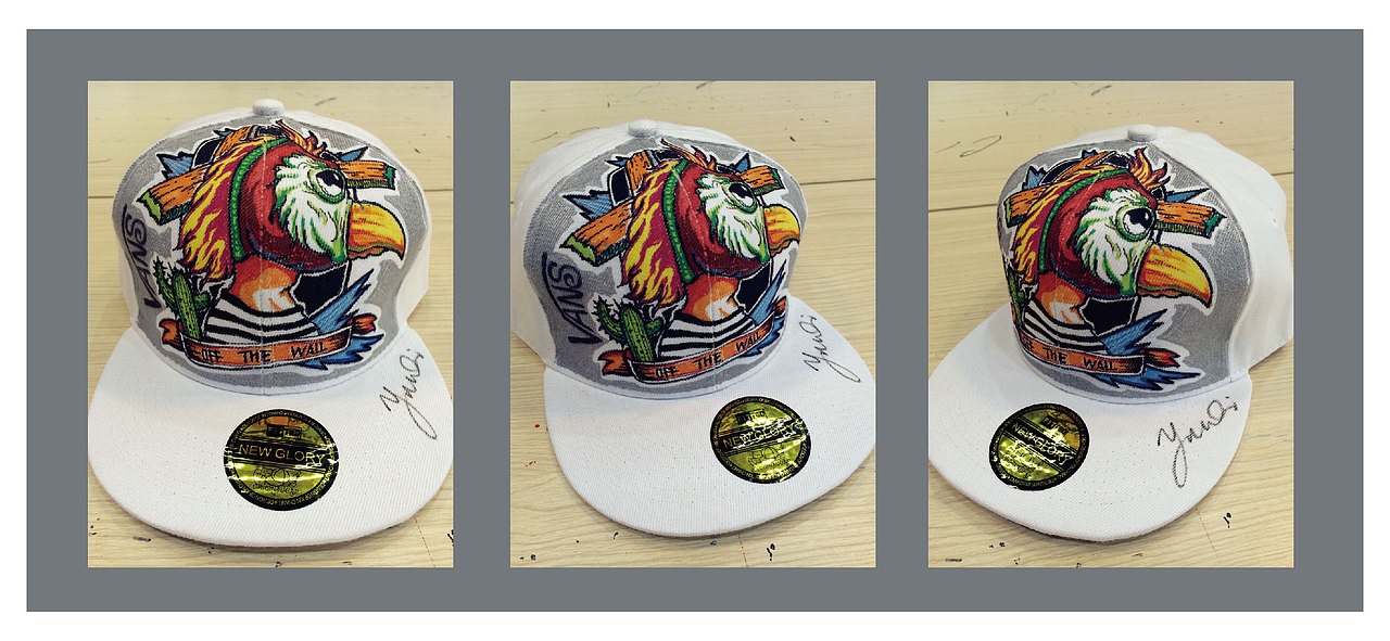 一些手绘涂鸦的鞋子和帽子