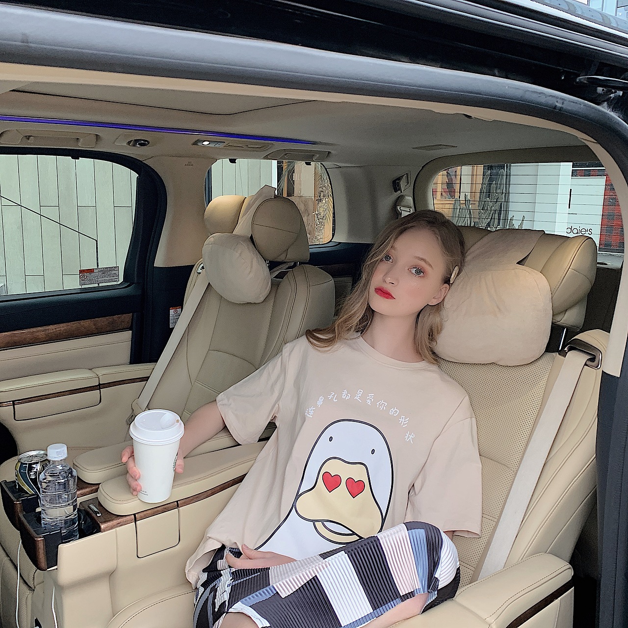 网红风外模拍摄（图ZMTU5NTk4MjIw） - 人像摄影 - 站酷设计师丶心五口原创素材 - 站酷ZCOOL