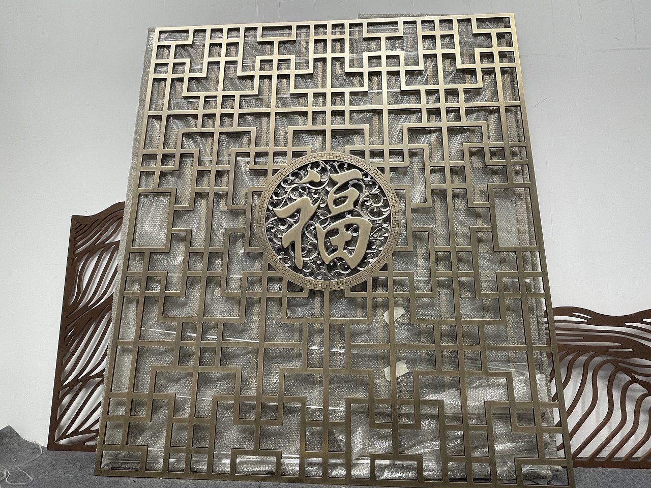 铝板雕刻屏风 新中式铝板雕刻屏风
