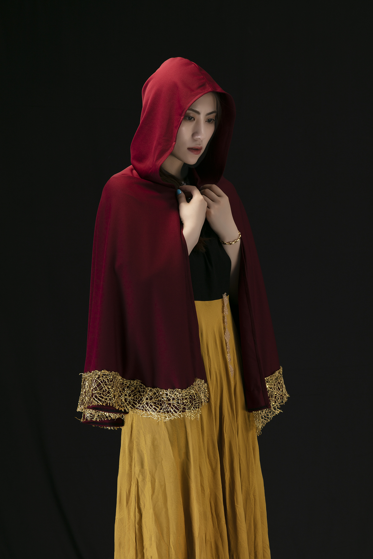 一組學(xué)生服裝畢業(yè)設(shè)計(jì)照（圖ZMjA4MjAwMzQ0） - 時(shí)尚/藝術(shù)攝影 - 站酷設(shè)計(jì)師攝影師居不易原創(chuàng)素材 - 站酷ZCOOL