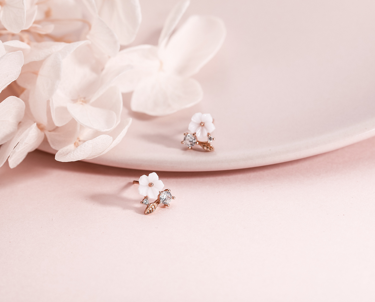 银饰品耳钉耳环首饰拍摄/电商静物产品拍照/小清新饰品