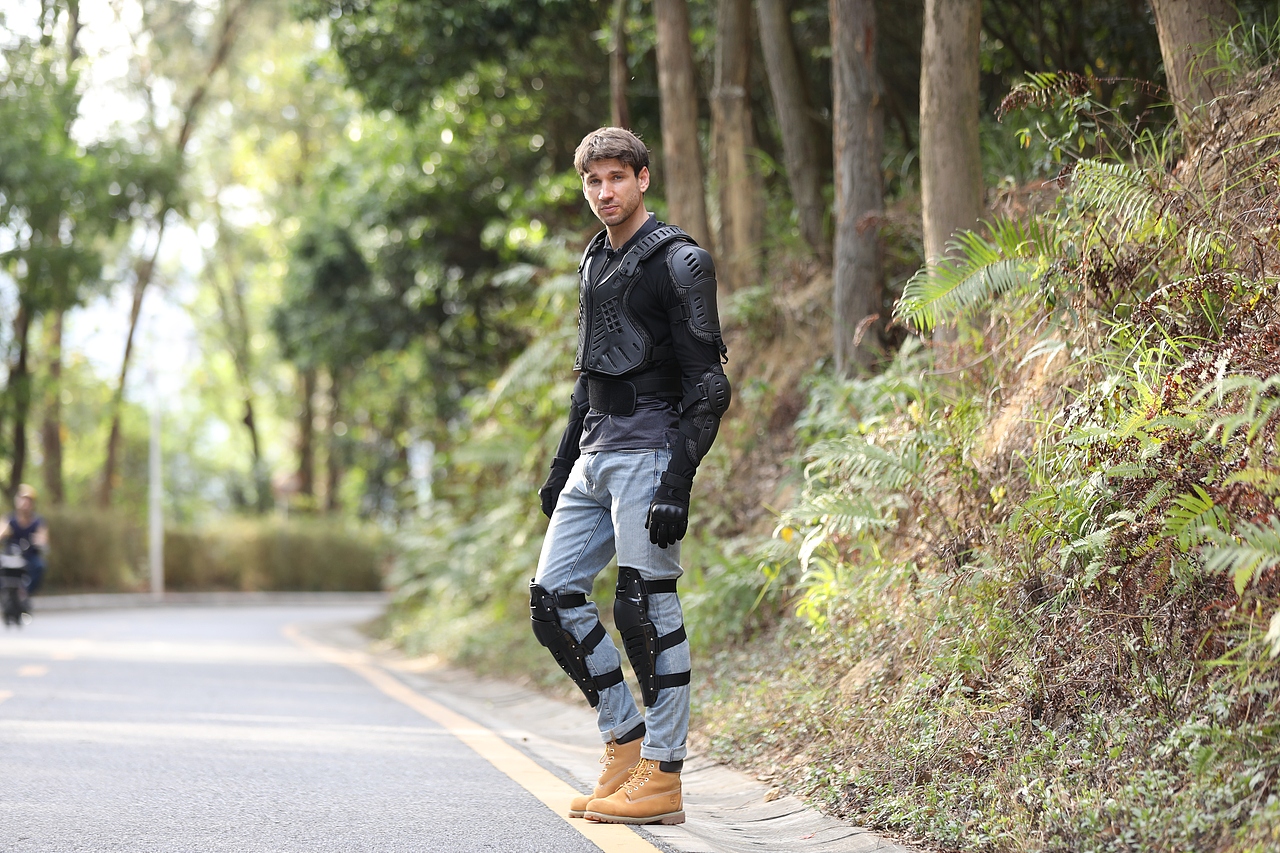 户外摩汽护甲（图ZMjU2OTcyMTEy） - 产品摄影 - 站酷设计师老黄LX原创素材 - 站酷ZCOOL