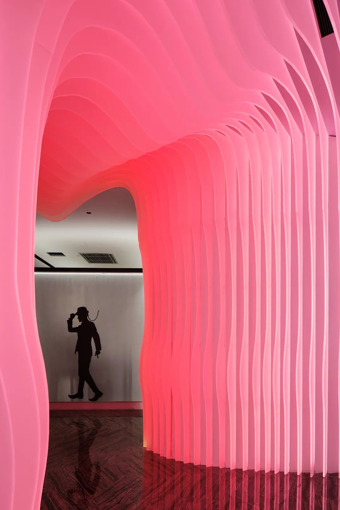 商业空间设计案例 | 「Young艺术餐厅」用色彩唤醒味蕾（图ZMzEwMzYyMjAw） - 酒店餐饮设计 - 站酷设计师朗生原创素材 - 站酷ZCOOL