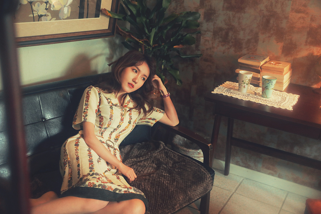 侧耳倾听（图ZMTA3NDQ1MjQ0） - 人像摄影 - 站酷设计师虾儿是我原创素材 - 站酷ZCOOL