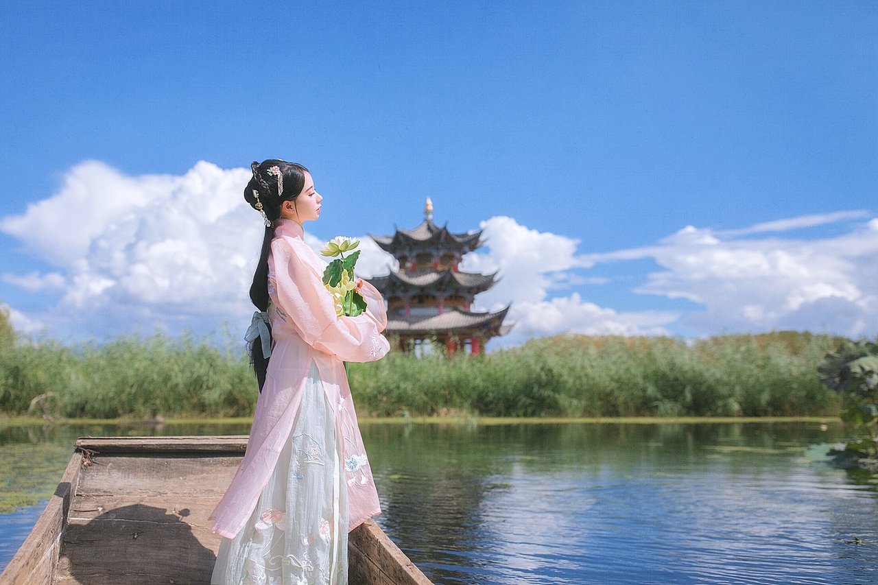 红藕香残玉簟秋