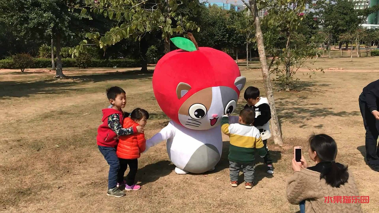 苹果猫人偶--在公园里疯（图ZMTA3MDIyMzM2） - 其他摄影 - 站酷设计师水果猫乐园原创素材 - 站酷ZCOOL