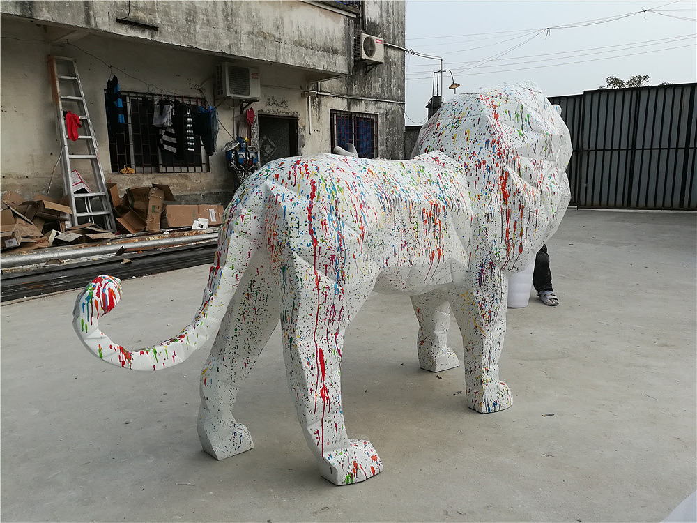 定制玻璃钢防石头狮子雕塑酒店门口景观摆件形象吉祥物