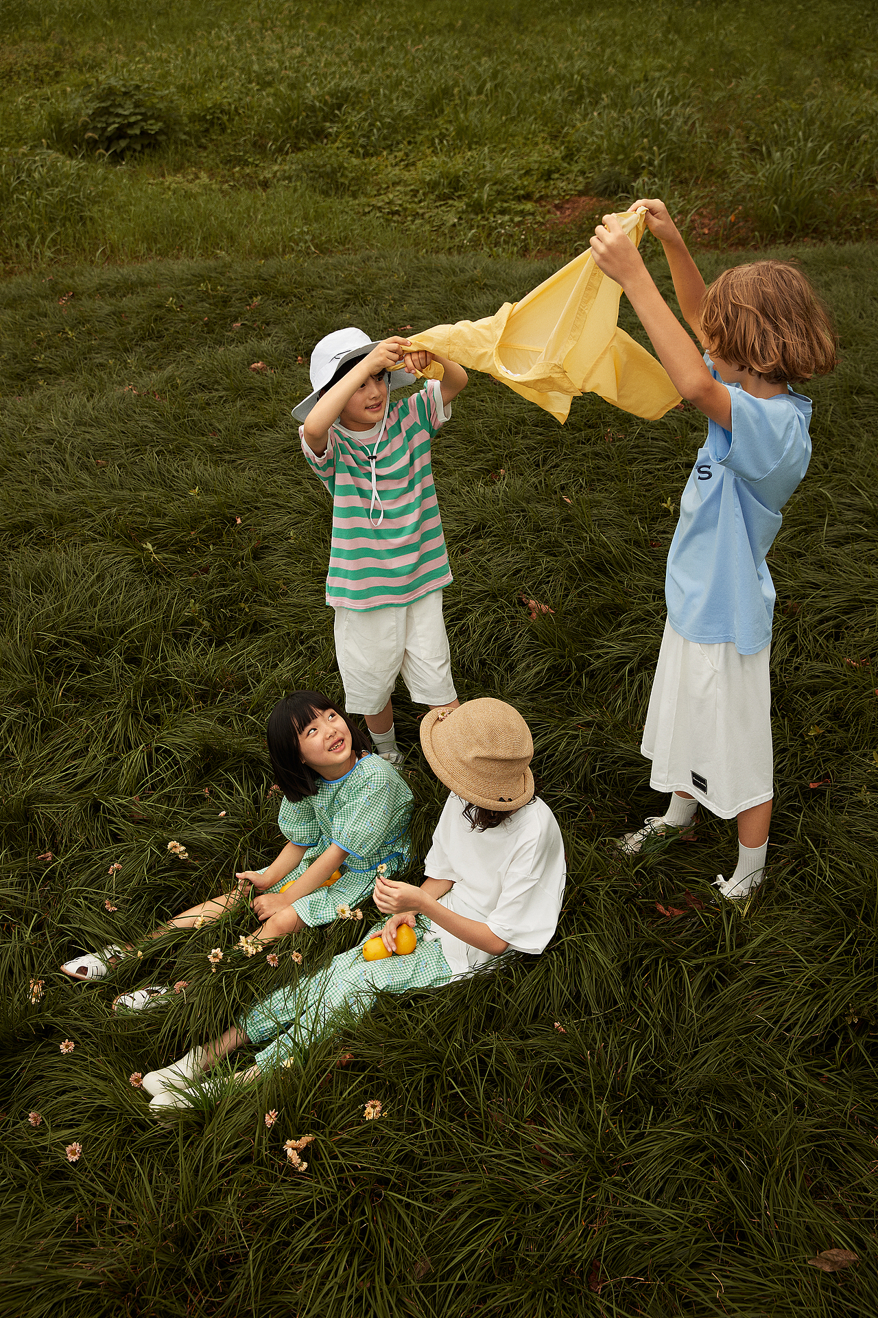 SUNNY WHITE RED 2022ss 春夏形象（图ZMjg1MDMzMDg0） - 人像摄影 - 站酷设计师ahhno原创素材 - 站酷ZCOOL