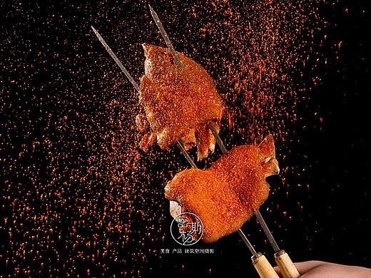 非常劲爆的烧烤食材---大猪蹄子  烤羊肉串  秋刀鱼~~