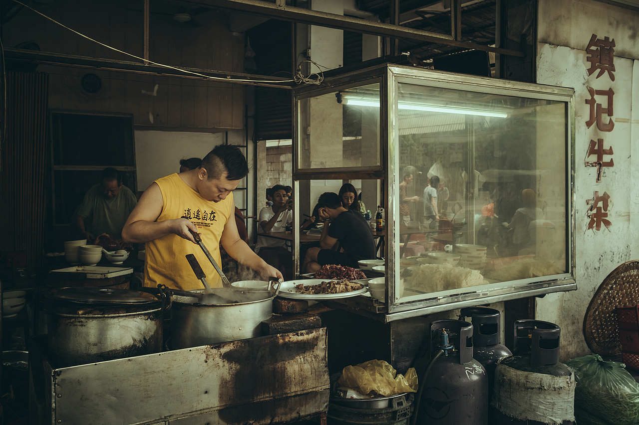 行走于市井（图ZMjM4ODAxNDUy） - 人文/纪实摄影 - 站酷设计师老炮叔叔原创素材 - 站酷ZCOOL