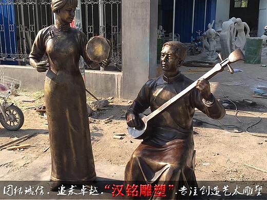 民俗雕塑拉二胡人物雕塑玻璃钢雕塑