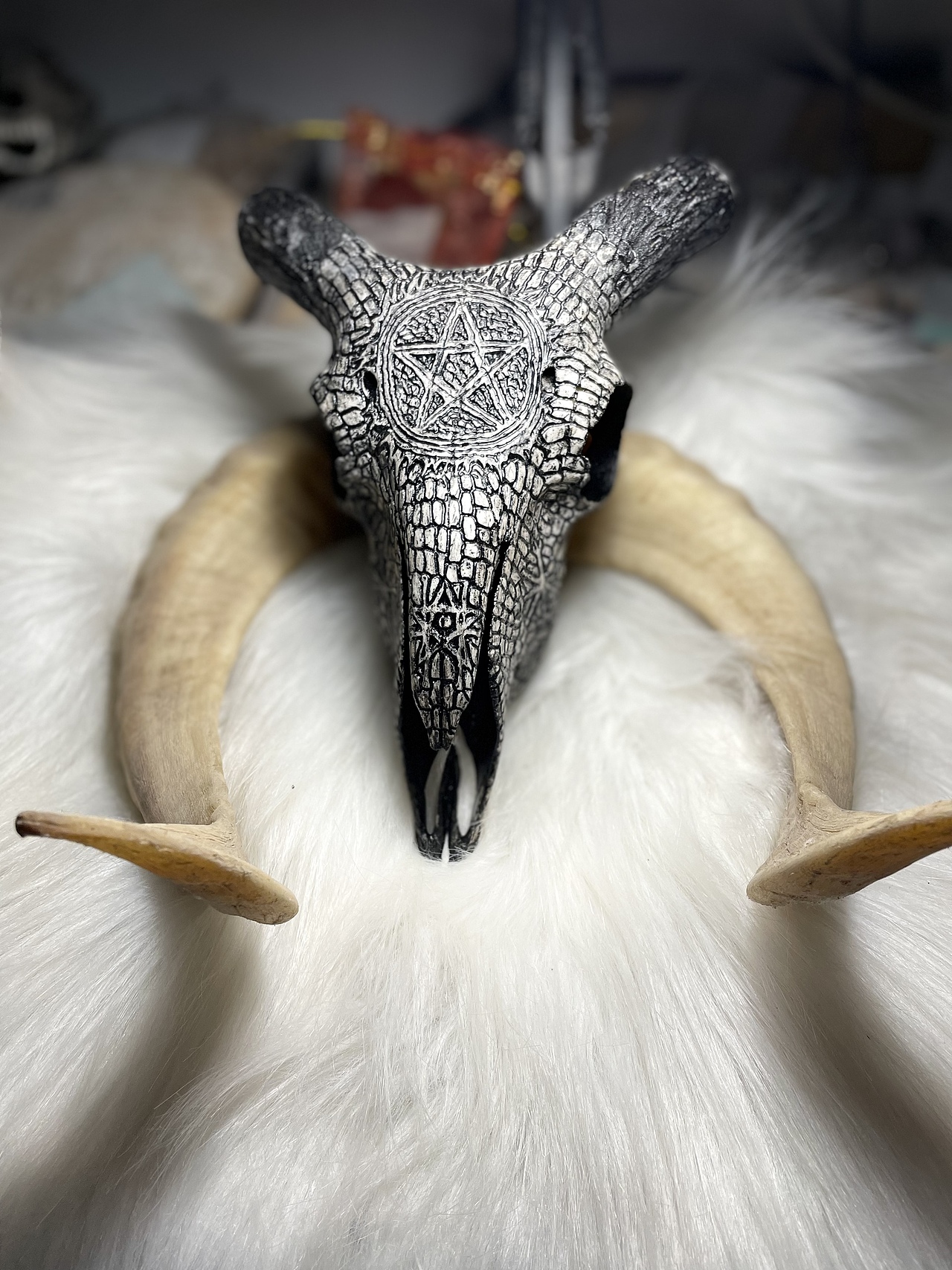 羊头骨雕工艺摆件