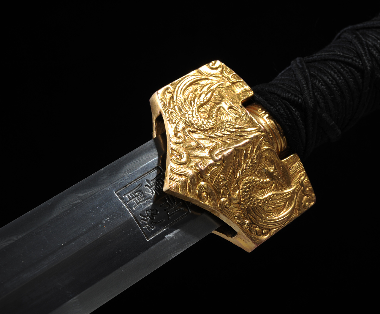 刀剑-四圣兽金色八面剑