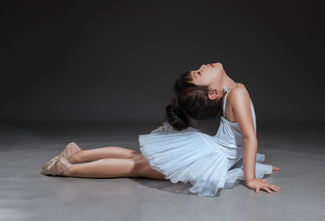 宝宝四岁半第一次拍舞蹈摄影