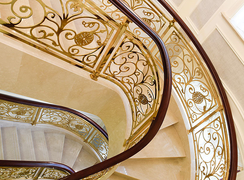 酒店别墅弧形旋转镀金纯铜楼梯护栏