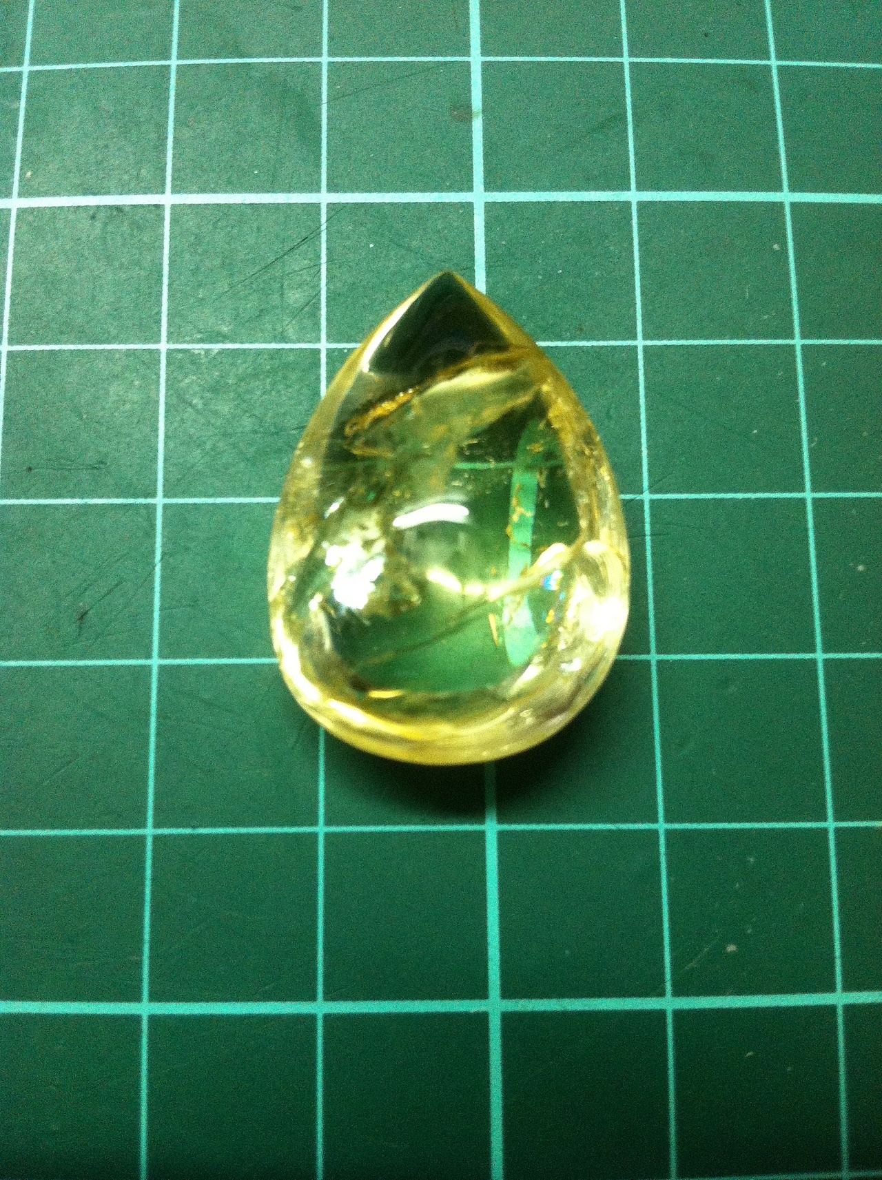 破碎的黄水晶