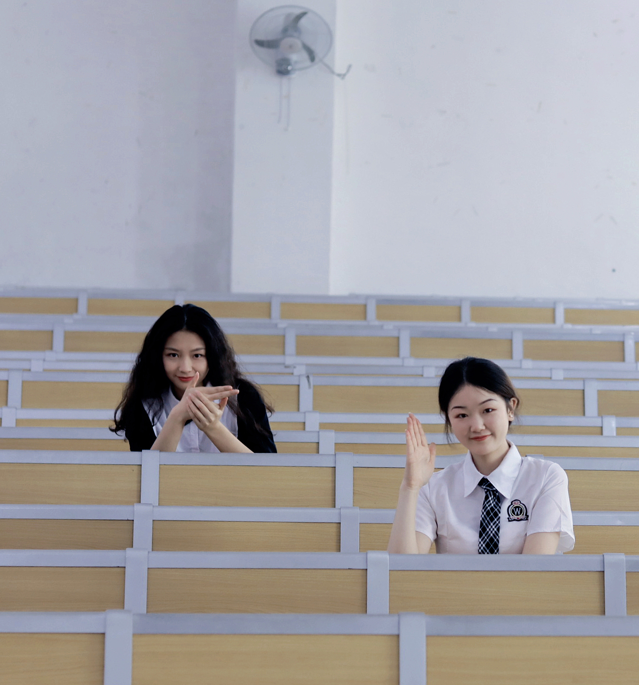毕业不毕“耶”（图ZMzA5NTUzMjgw） - 人像摄影 - 站酷设计师捷茗原创素材 - 站酷ZCOOL
