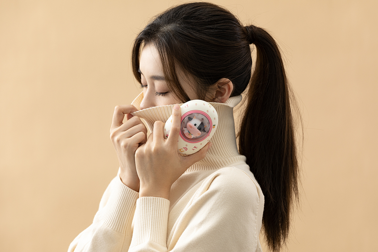 品牌素材丨黄油猫暖手宝 充电宝模特图（图ZMjY4NDU1NDg4） - 产品摄影 - 站酷设计师白底图原创素材 - 站酷ZCOOL
