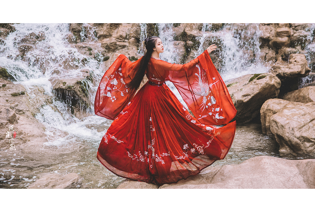 【流光】（图ZMTQ3NTQ2OTU2） - 人像摄影 - 站酷设计师太阳井原创素材 - 站酷ZCOOL