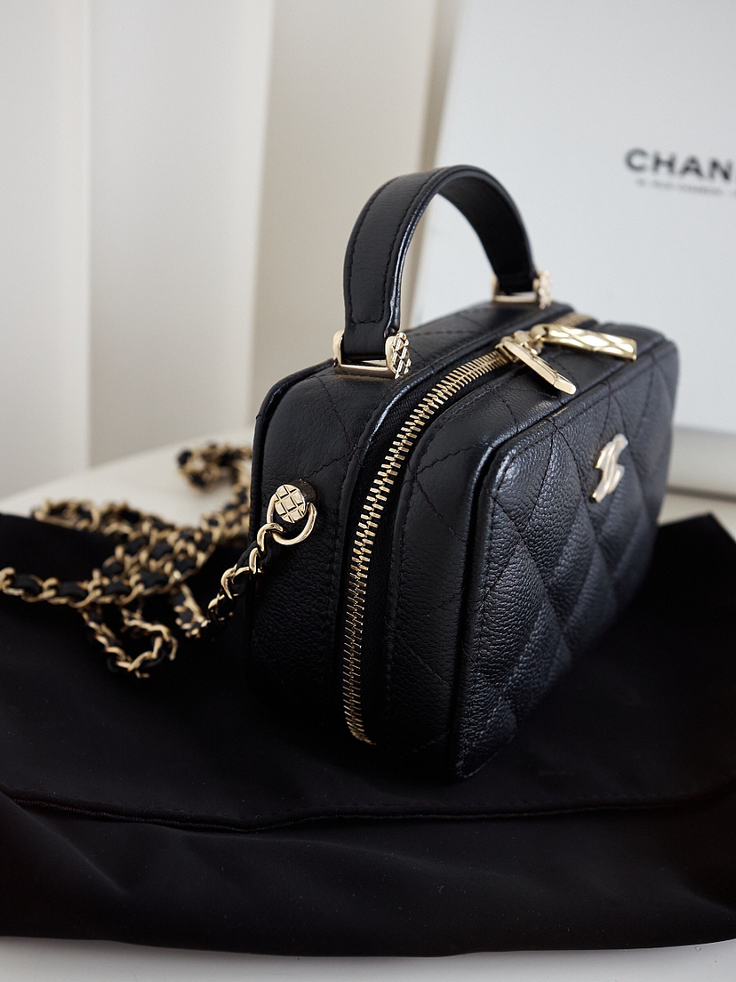 Chanel 荔枝牛皮相机包