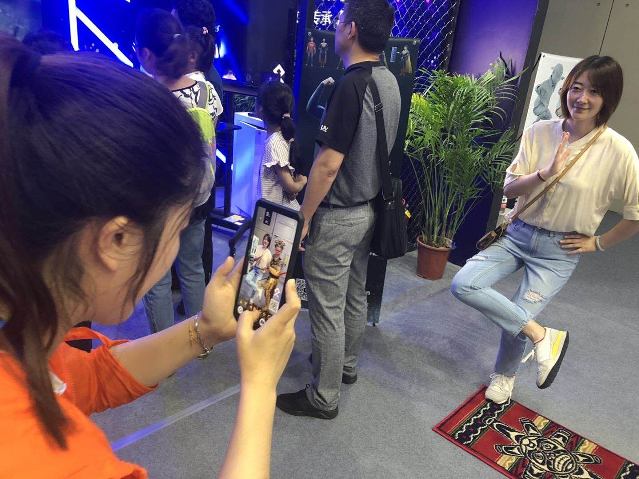 蓝镜虚拟人-vr/ar 艺术传承