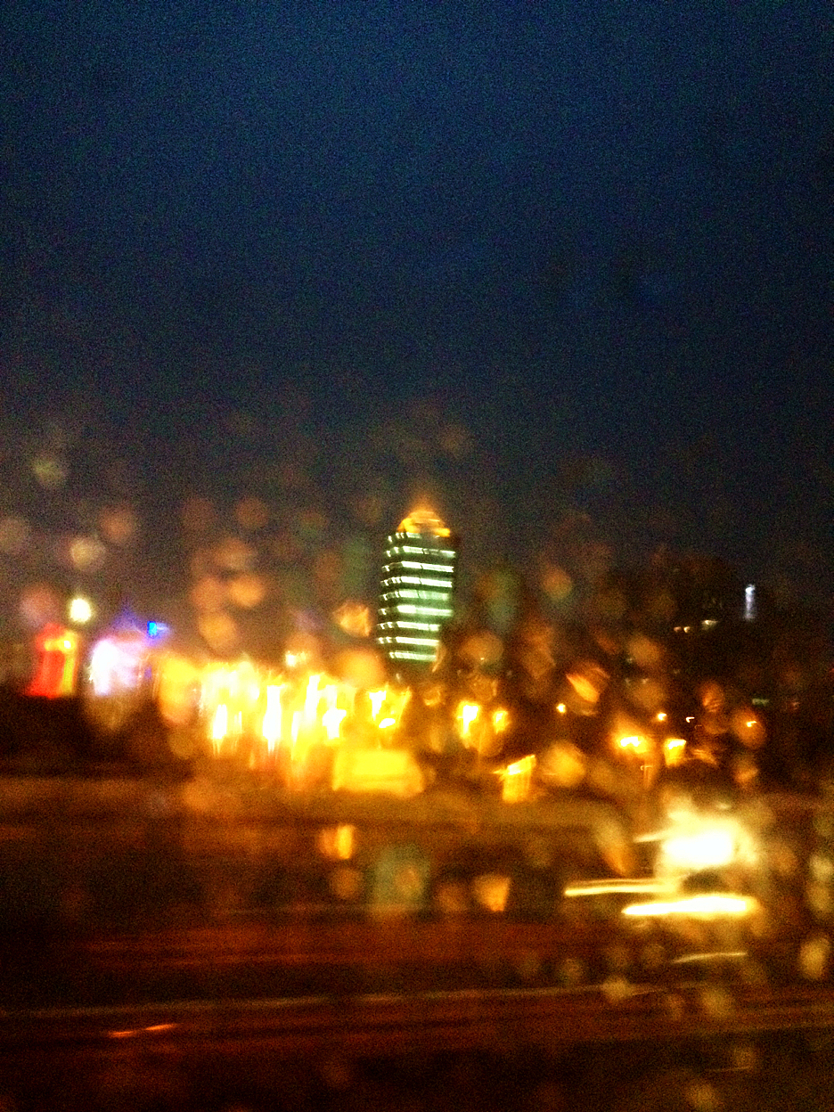 夜·雨·灯 的相会