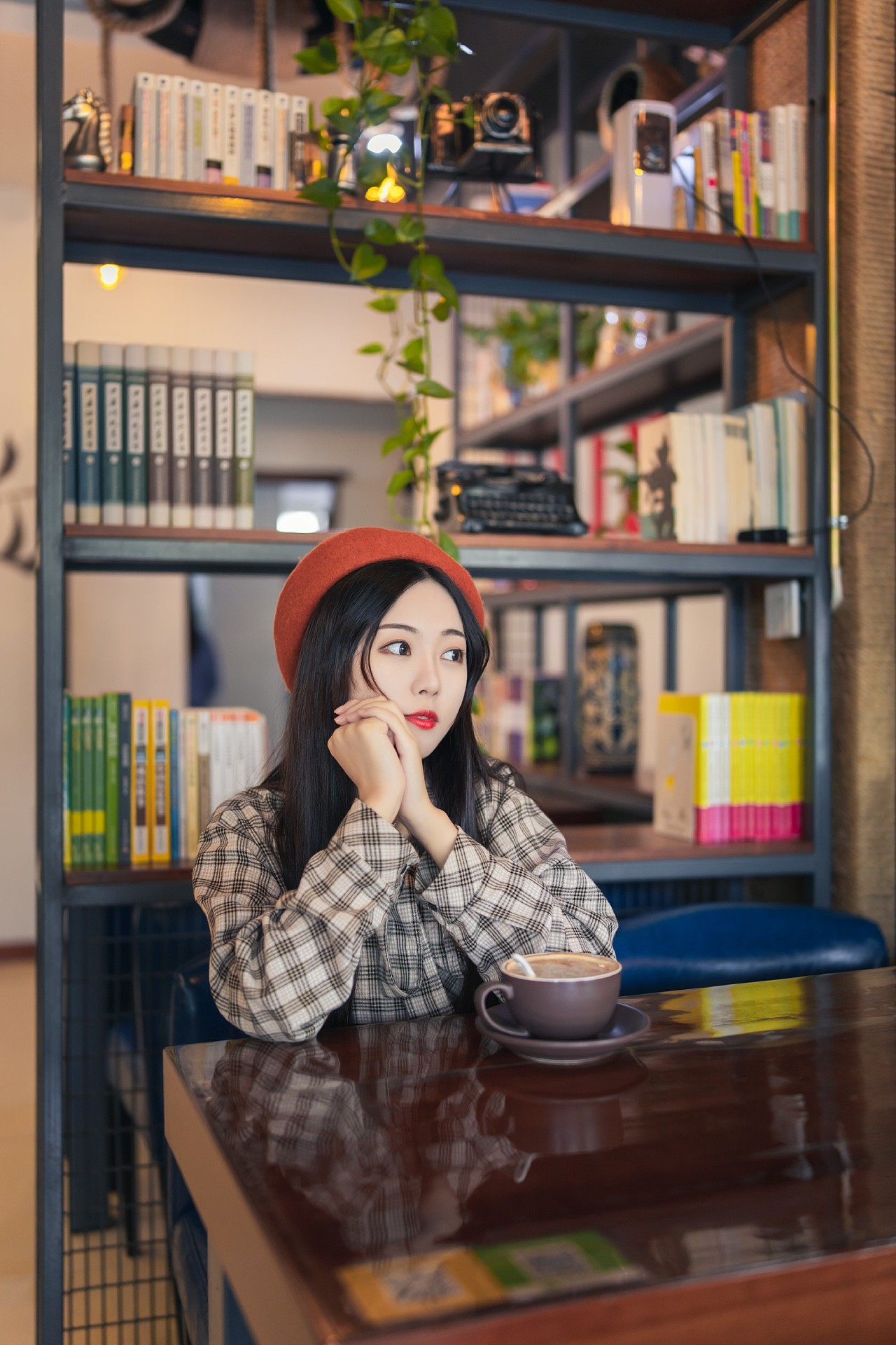 假日的咖啡馆|摄影|人像摄影|myth神话丶 - 原创作品 - 站酷 (zcool)