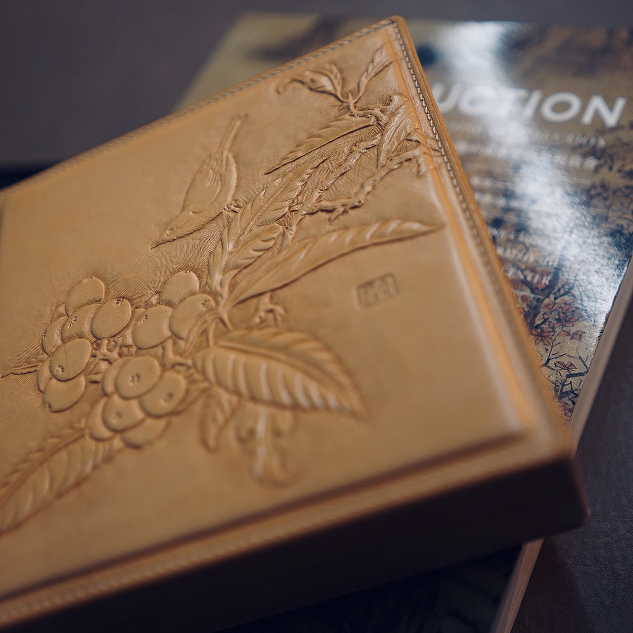 花鸟小品皮雕盒子（图ZMTQ5NDcyMDE2） - 工艺品设计 - 站酷设计师大尹出品原创素材 - 站酷ZCOOL