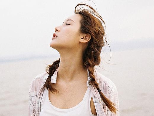 怀石逾沙，愿风裁尘。