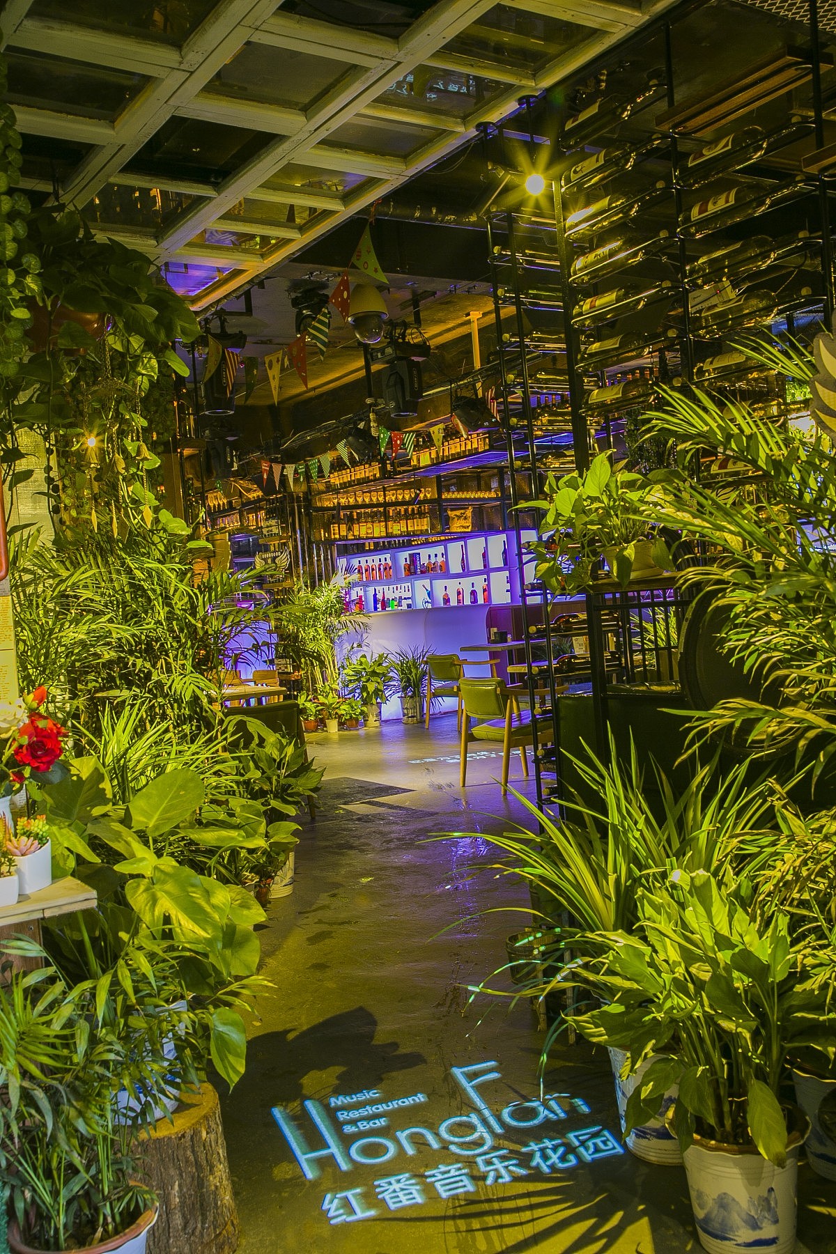 长沙红番音乐酒餐吧仿胡桃里店面改造设计（图ZNzQ4MDE3OTY=） - 展陈设计 - 站酷设计师hm0512x原创素材 - 站酷ZCOOL