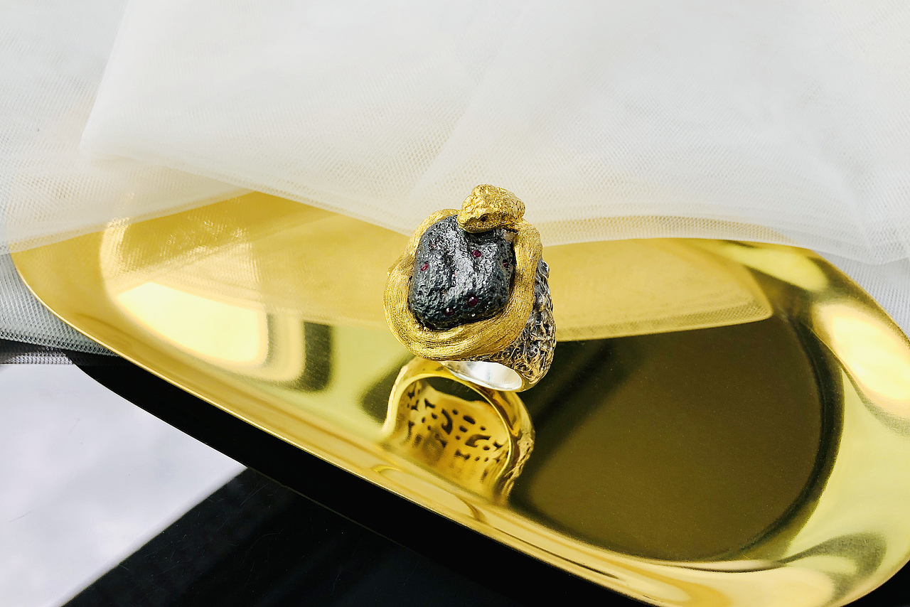 设计师作品|足金蛇戒指陨石（图ZMjU2NjE4MDE2） - 首饰设计 - 站酷设计师天使原创珠宝设计原创素材 - 站酷ZCOOL