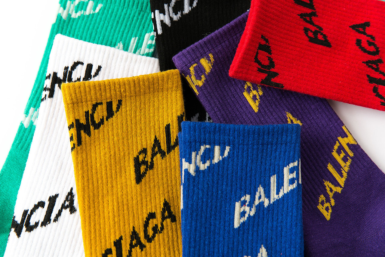 2019春夏女潮袜INS国潮字母袜日系街拍人像女生（图ZMTg4NDM2NDUy） - 人像摄影 - 站酷设计师承影摄计原创素材 - 站酷ZCOOL