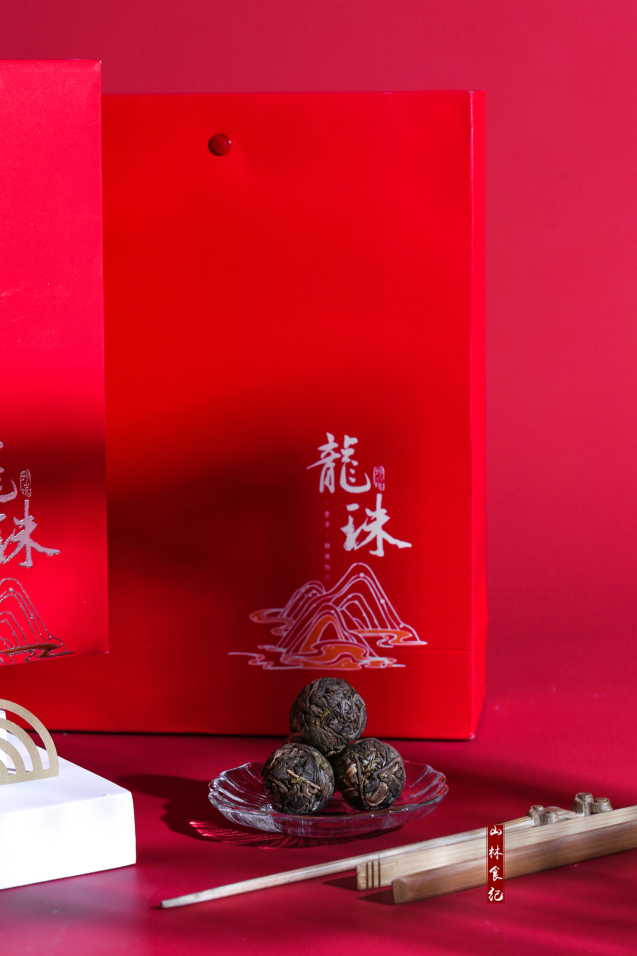 场景设计 │ 古树龙珠纯料春茶（图ZMjQxNTMzNTM2） - 产品摄影 - 站酷设计师山林纪原创素材 - 站酷ZCOOL