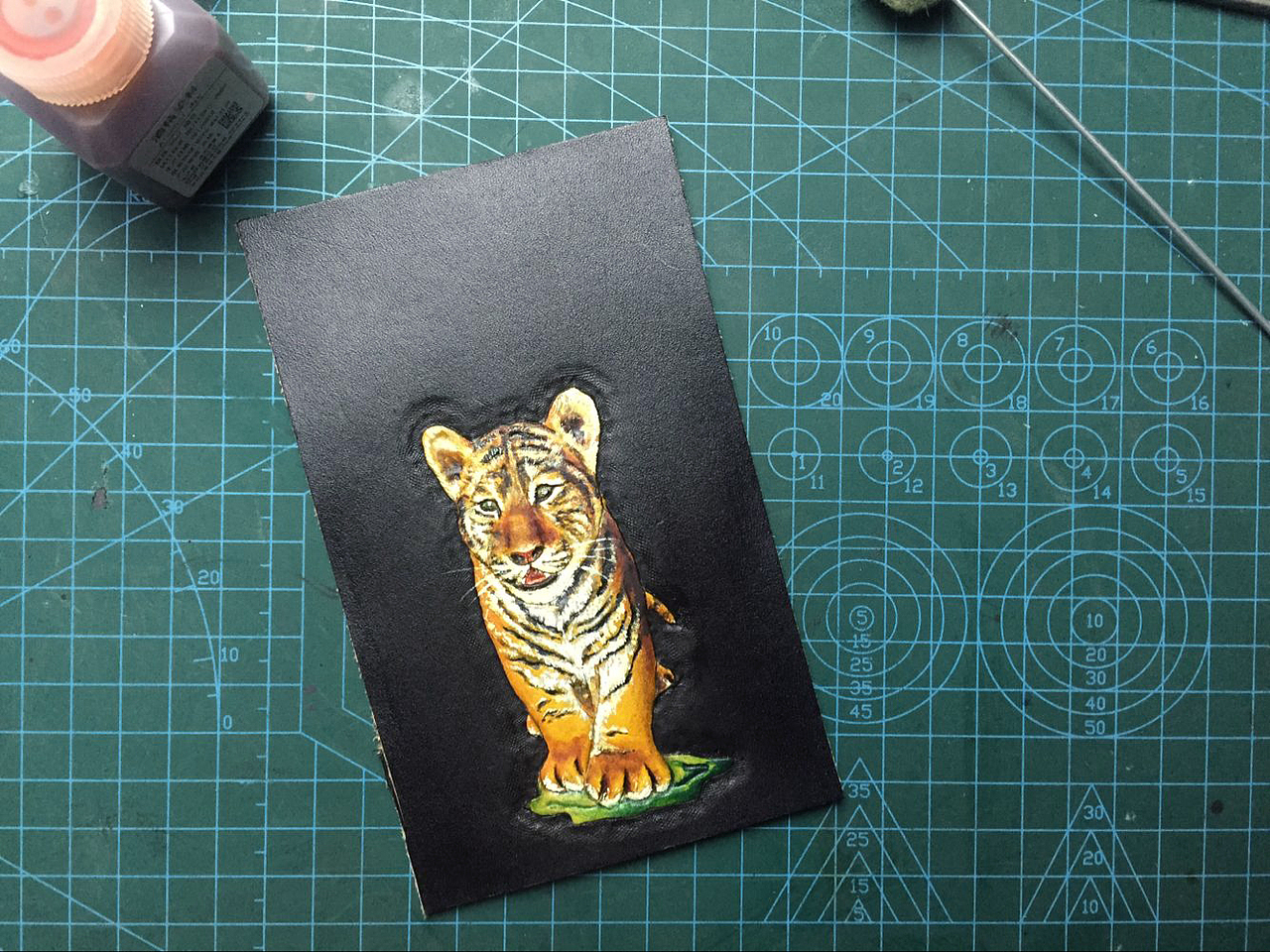 小小虎纯手工手机壳 皮雕