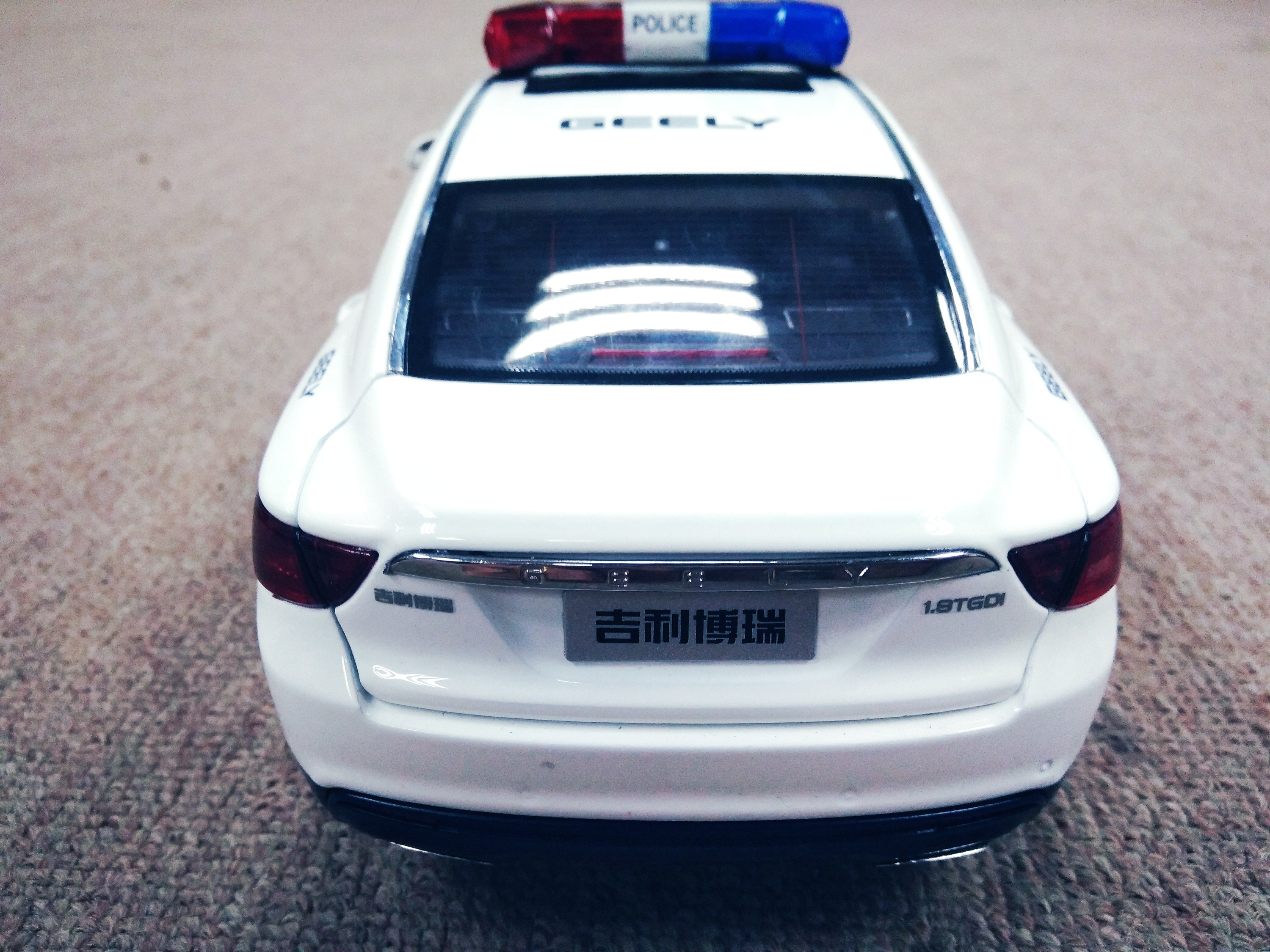 吉利博瑞警车模型