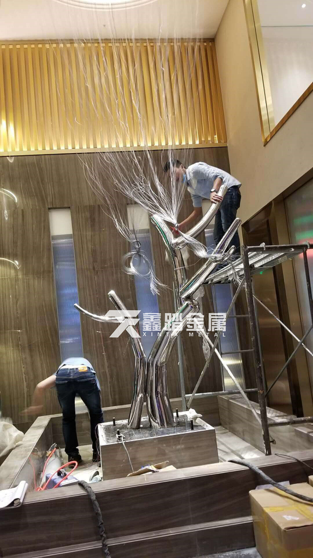 桃花朵朵开酒店大堂主题不锈钢桃花树雕塑景观雕塑摆件