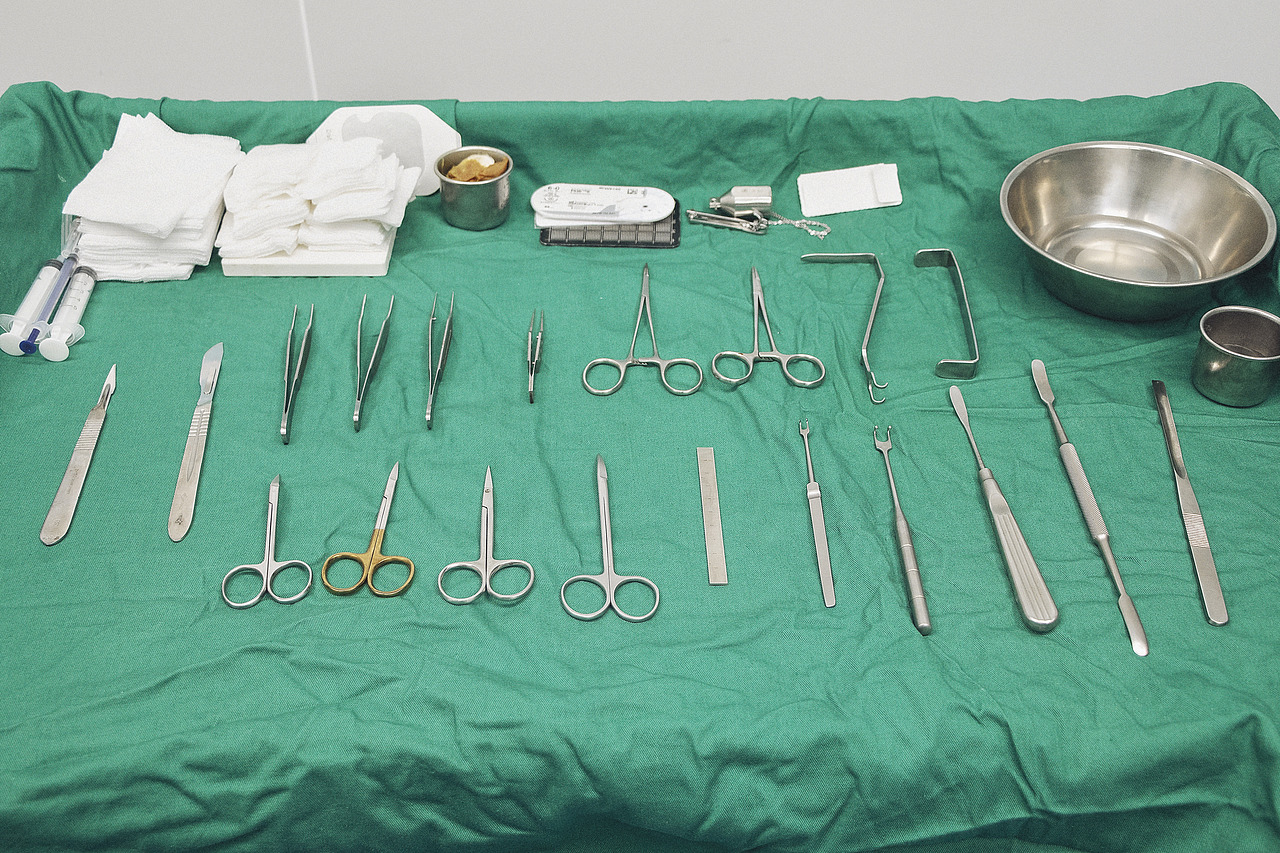 手术开始前的工具准备
