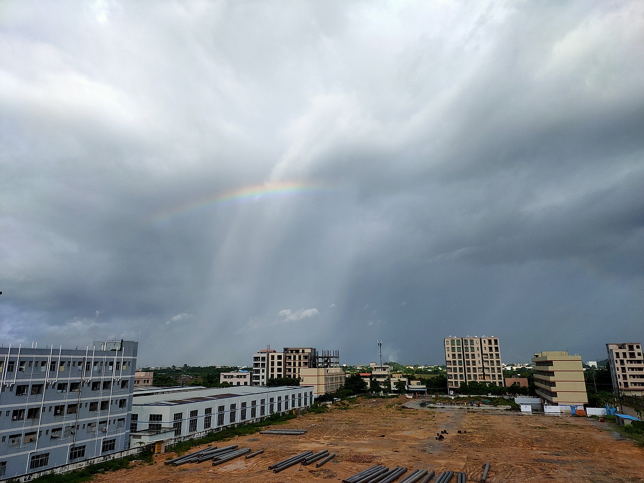 谁也无法想象,未来和世界多么辽阔宽广。ZBC