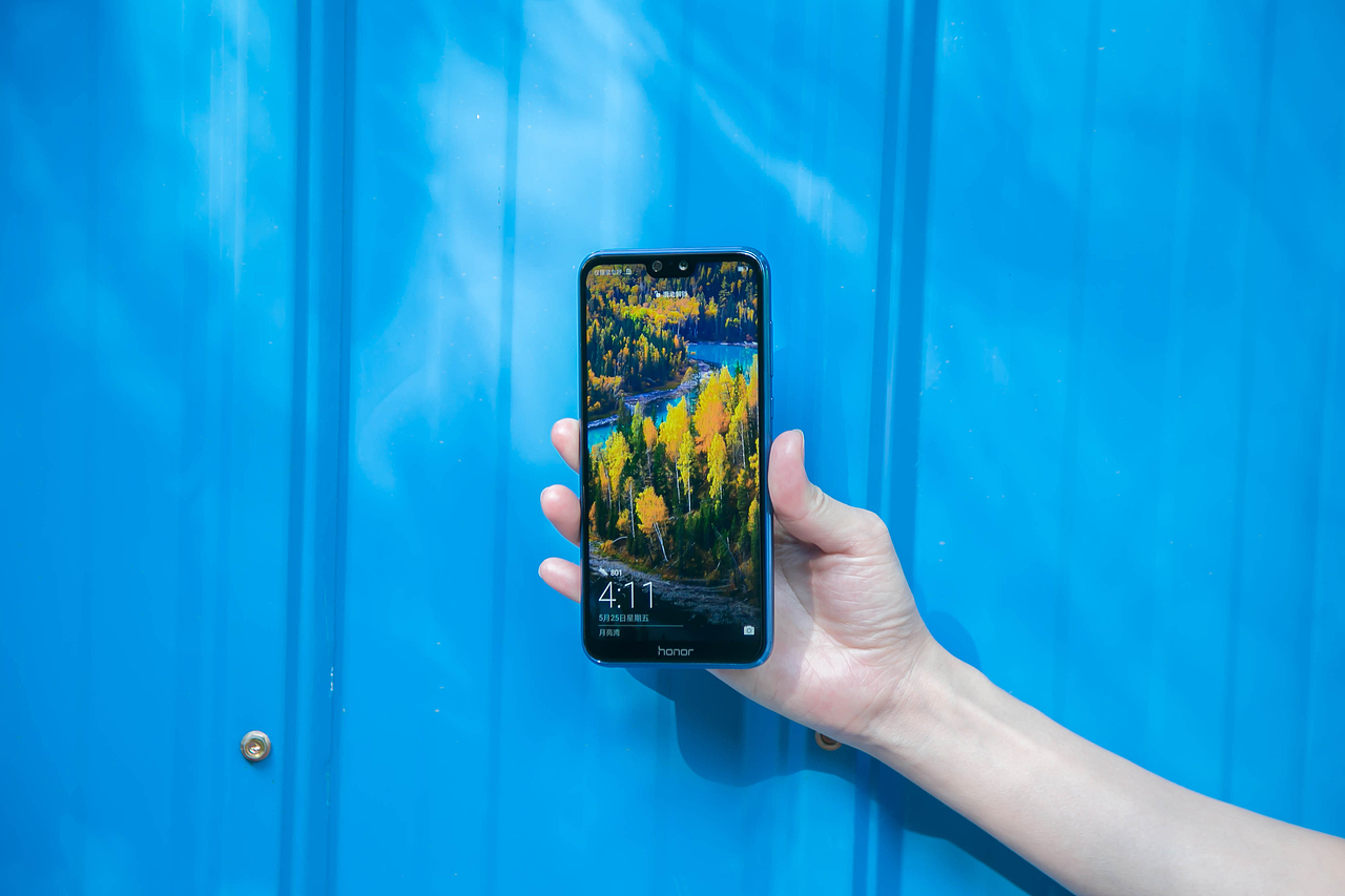 荣耀9i 户外人物体验摄影