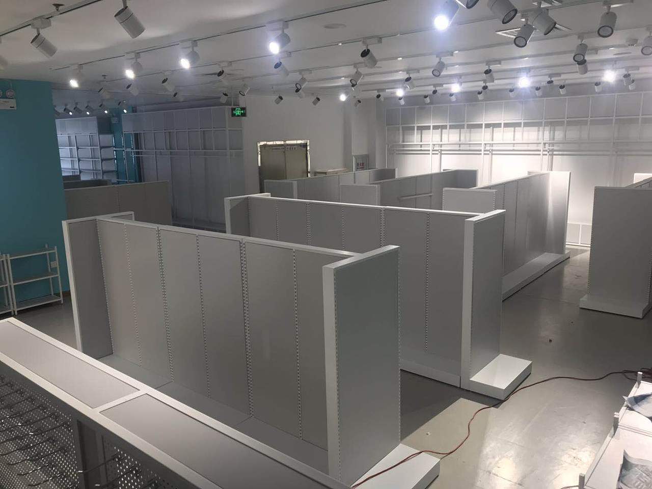 NOME货架诺米货架 展柜的新颖设计能够吸引大量的客户