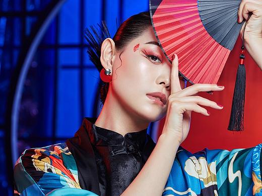 美妆形象广告拍摄 I 半月浮生·眼译强大