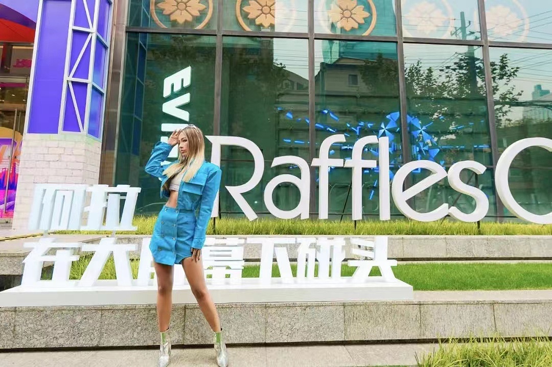 上海来福士18周年庆“请回答，2003”Y2K主题美陈设计（图ZMjc4NjA0MTgw） - 场景 - 站酷设计师次第Fa开原创素材 - 站酷ZCOOL