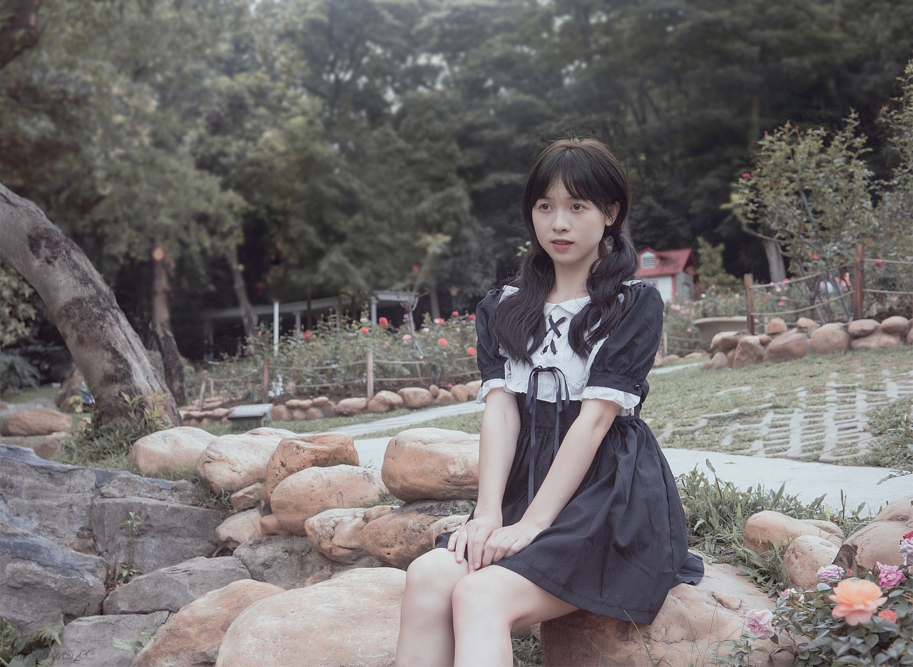 坠入莫奈花园的公主