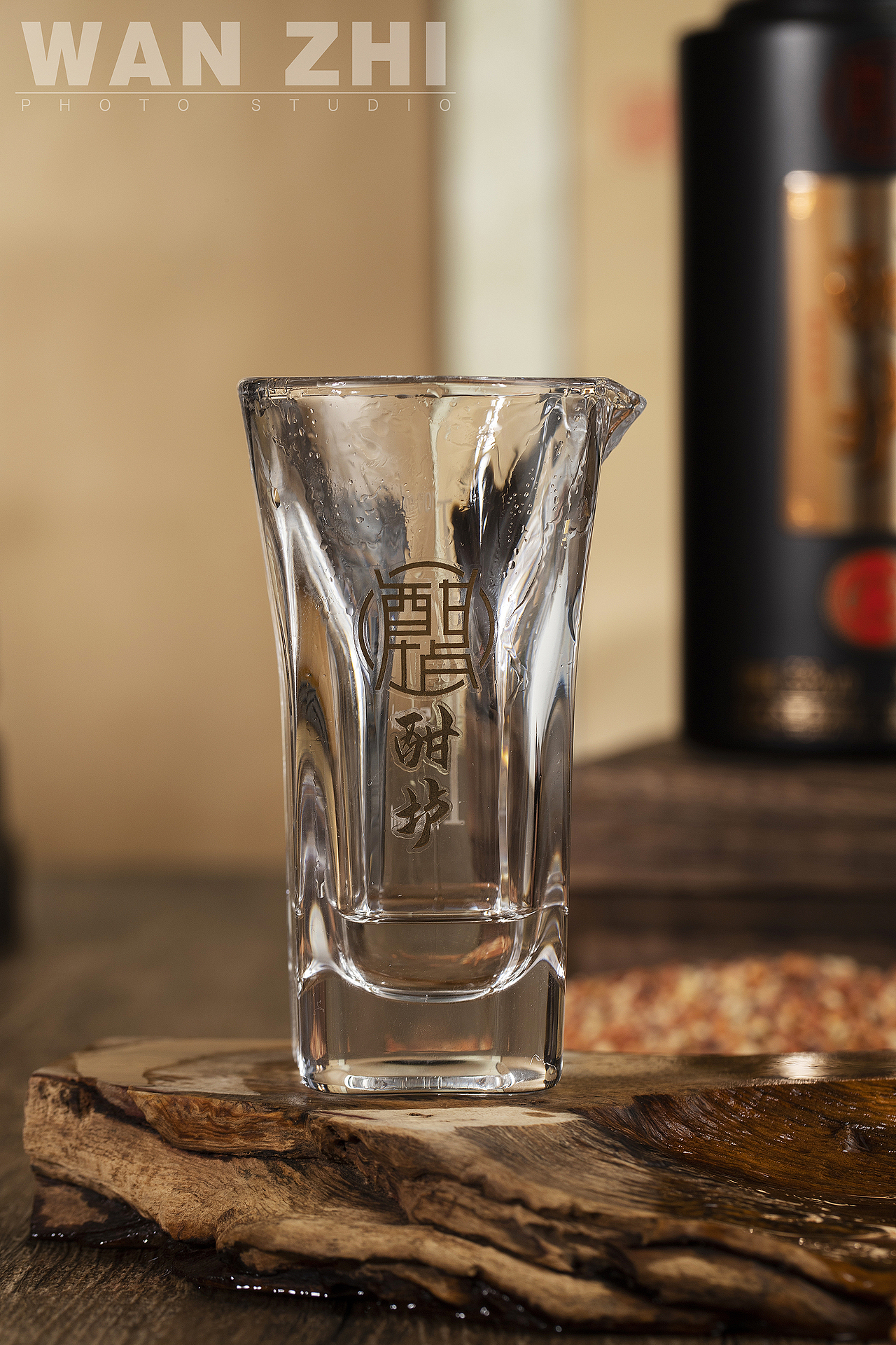 酣壚白酒拍攝（圖ZMzI5ODcxNTI4） - 產(chǎn)品攝影 - 站酷設(shè)計(jì)師宛芝視覺原創(chuàng)素材 - 站酷ZCOOL