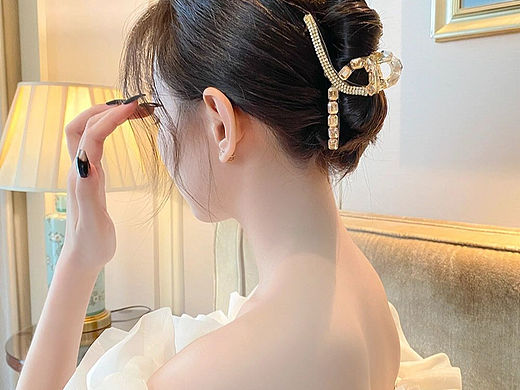 簡約風(fēng)抓夾（個人主頁-ZNjYyMzgwNjA=） - 產(chǎn)品攝影 - 站酷設(shè)計師電商拍攝葉原創(chuàng)素材 - 站酷ZCOOL