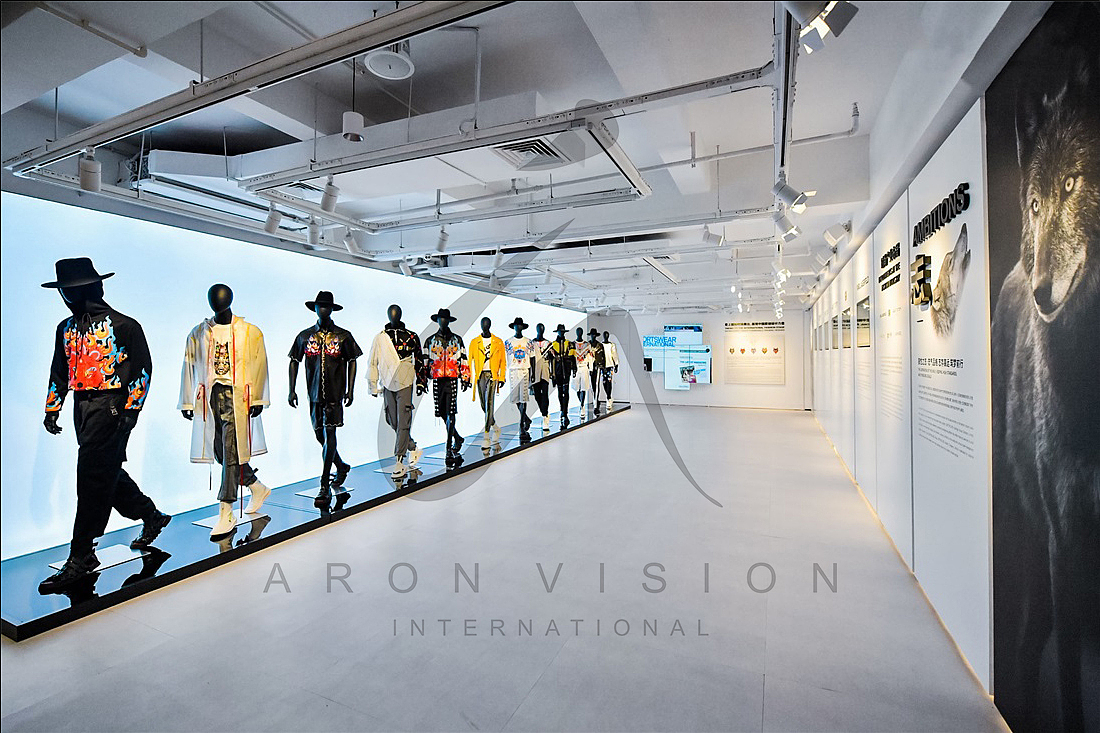 案例赏析：七匹狼中国男装博物馆（企业文化馆）（图ZMjE0Mzc0NDI0） - 展陈设计 - 站酷设计师ARONVISION原创素材 - 站酷ZCOOL