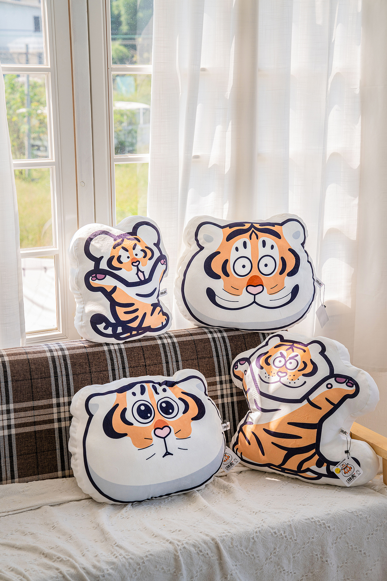 产品摄影-《我不是胖虎》周边抱枕（图ZMjc2MjY5NzEy） - 产品摄影 - 站酷设计师哇工作室原创素材 - 站酷ZCOOL