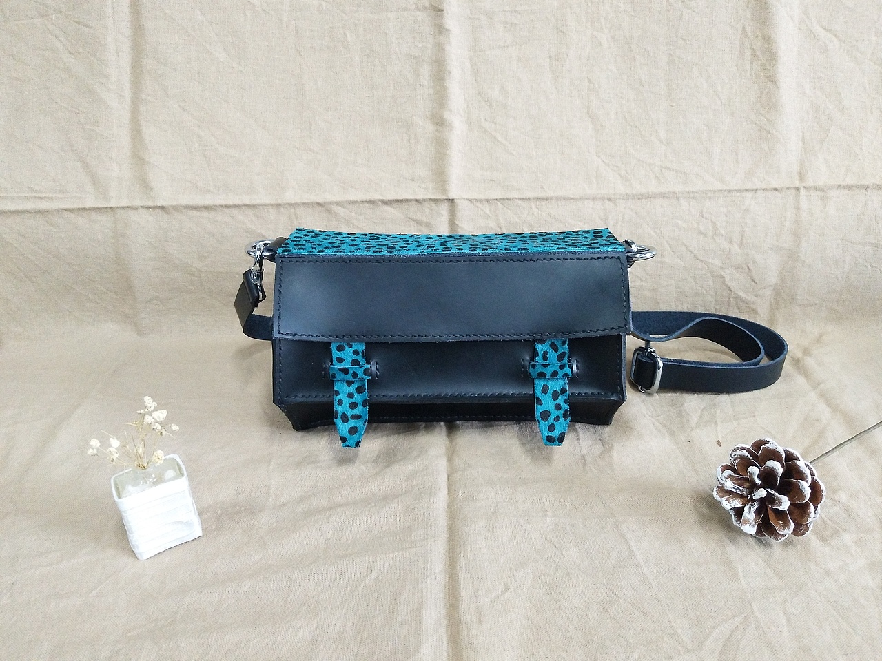 纯手工皮具,创意设计!