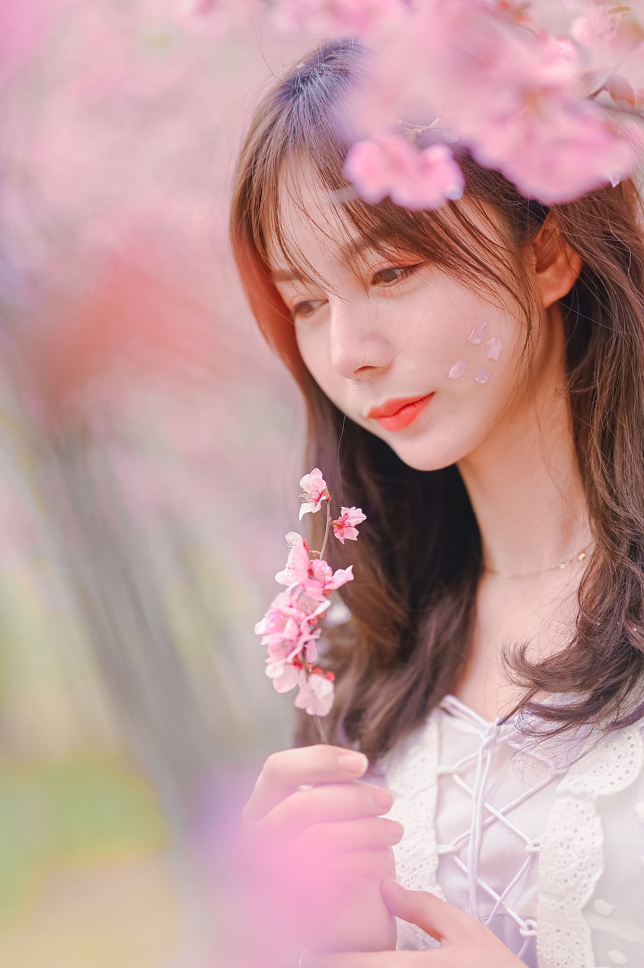 【摄影】春日花季少女写真-未闻花名 邂逅春光（图ZMjUxMDQzMTQ0） - 人像摄影 - 站酷设计师已非少年原创素材 - 站酷ZCOOL